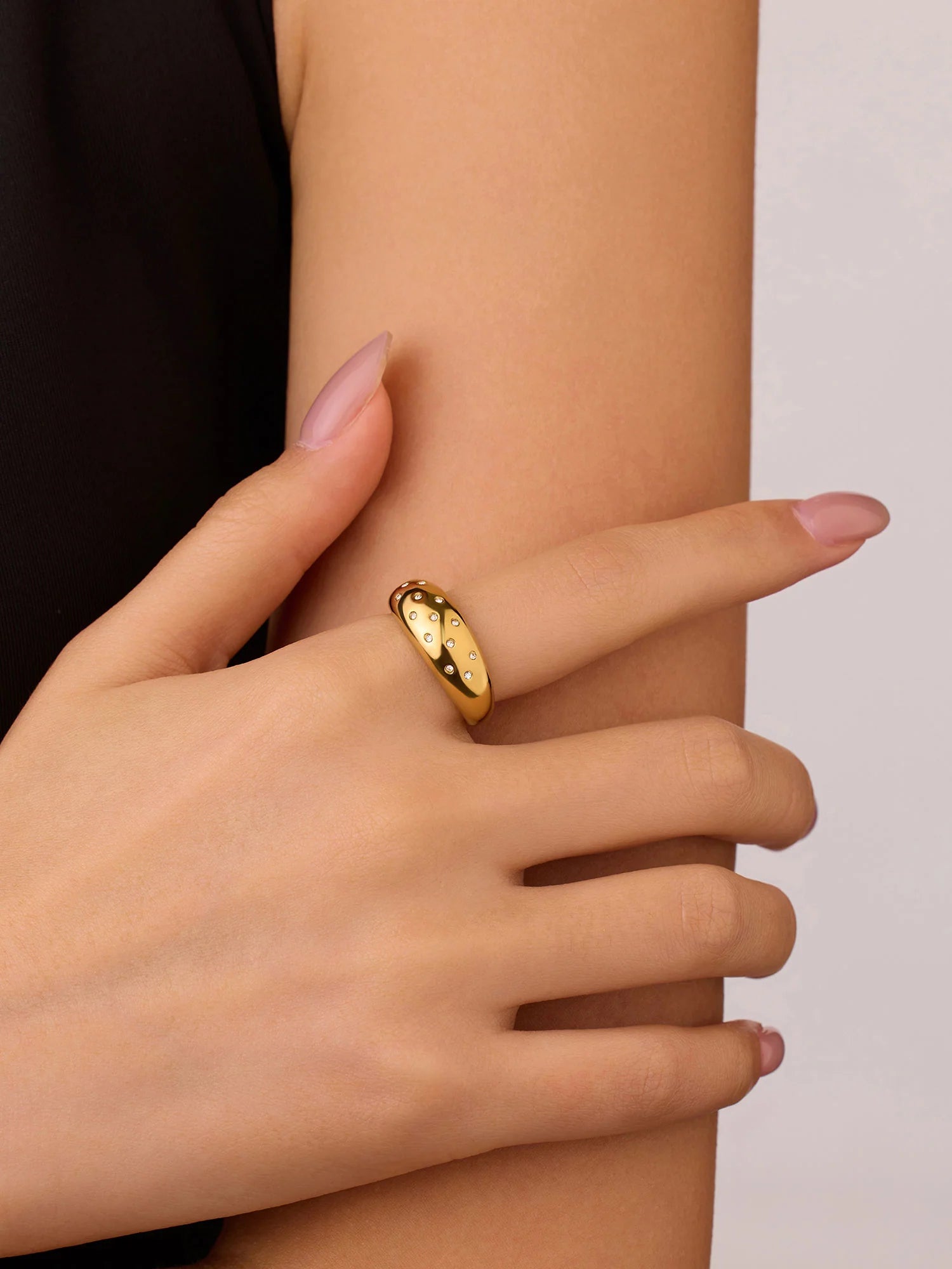 PIERŚCIONEK Z CYRKONIAMI pozłacany regulowany